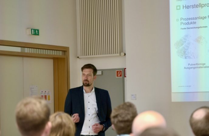Syntegon: modulare Prozessmaschinen mit Cquenz für skalierbare, flexible Produktentwicklung, Variantenbewertung und durchgängige Kosten- und Konfigurationsanalyse.