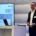 Felix Strangmann und Sandra Szech erklären auf der NORTEC eine modulare BAADER-Maschine und diskutieren über Produktbaukästen im Maschinenbau