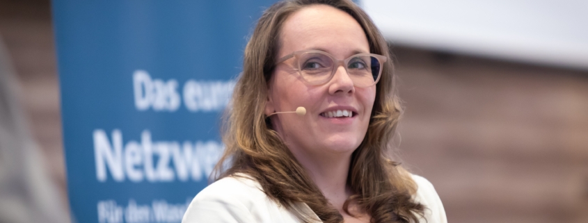 Sandra Szech, CEO von Odego, als Sprecherin der Lunch-Session zur Produktstruktur im Maschinenbau